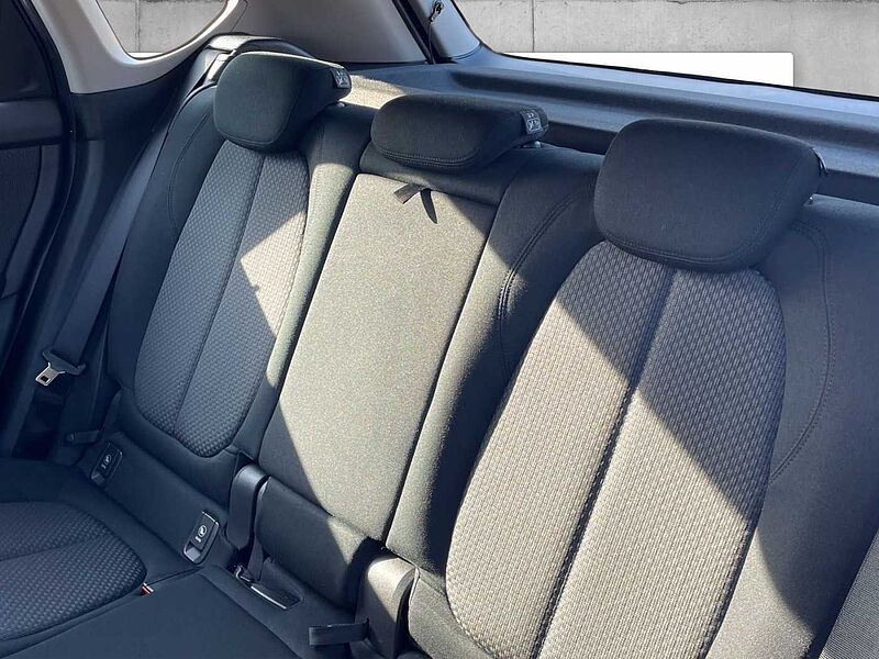 BMW 220 Active Tourer i ACTIVE TOURER ADVANTAGE PDC KLIMAAUTO SHZ T