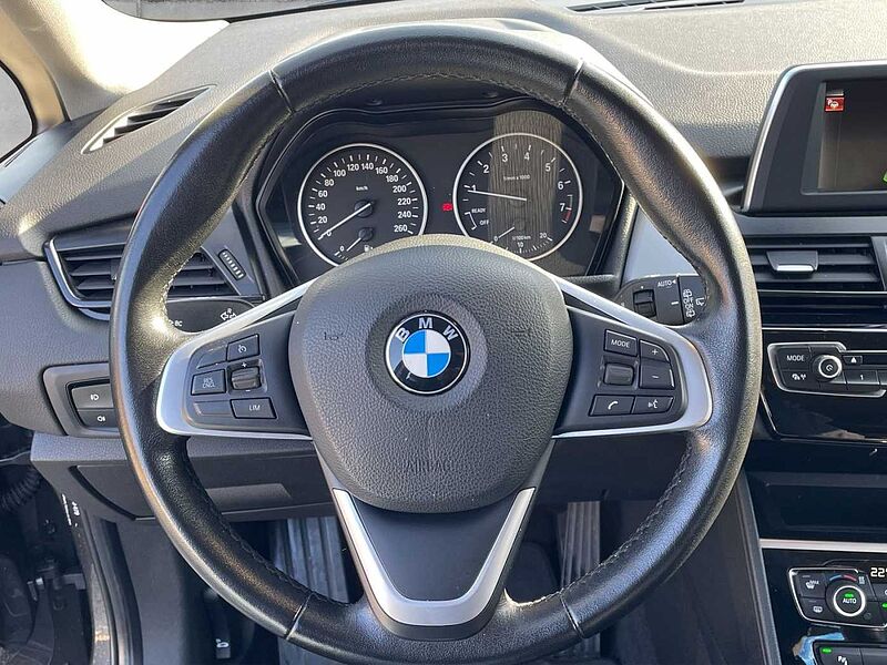 BMW 220 Active Tourer i ACTIVE TOURER ADVANTAGE PDC KLIMAAUTO SHZ T