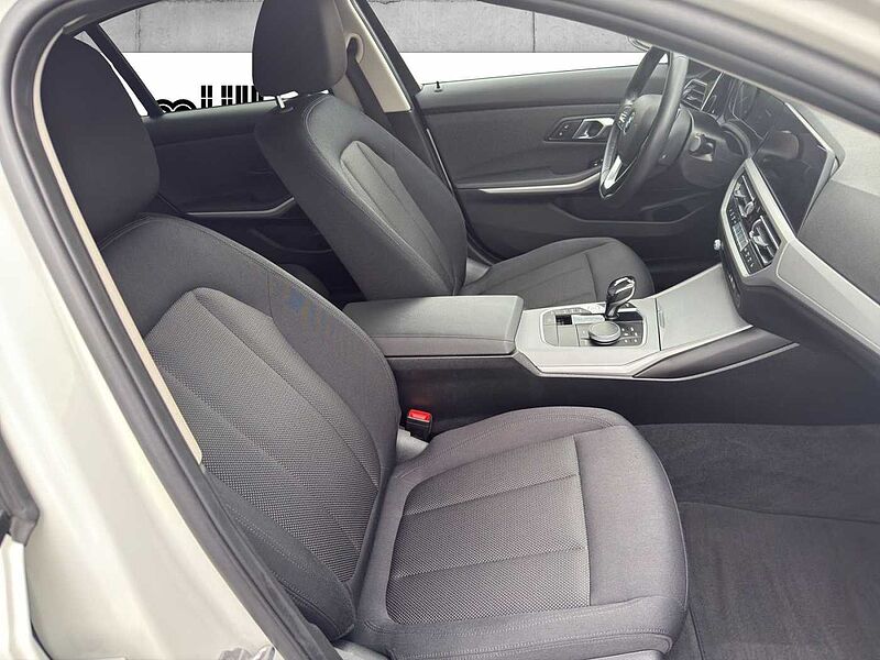 BMW 318 i ADVANTAGE TEMPOMAT DAB SHZ PDC