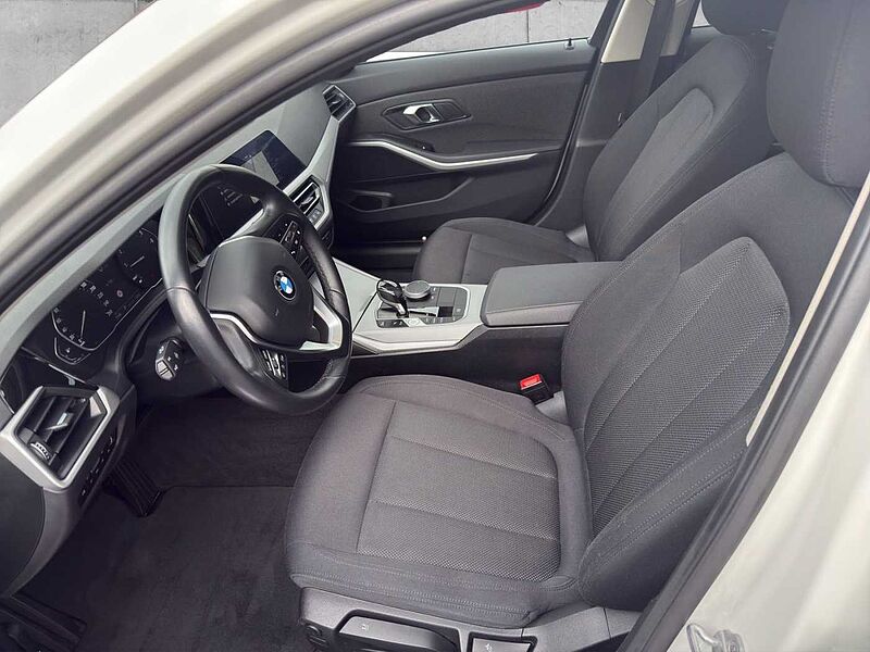 BMW 318 i ADVANTAGE TEMPOMAT DAB SHZ PDC