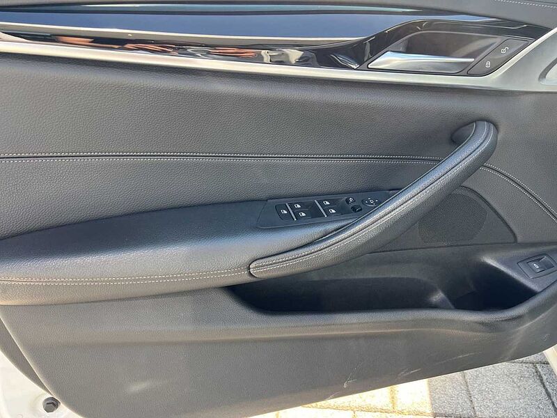 BMW 530 d xDrive TOURING AHK HIFI RÜCFAHR SHZ