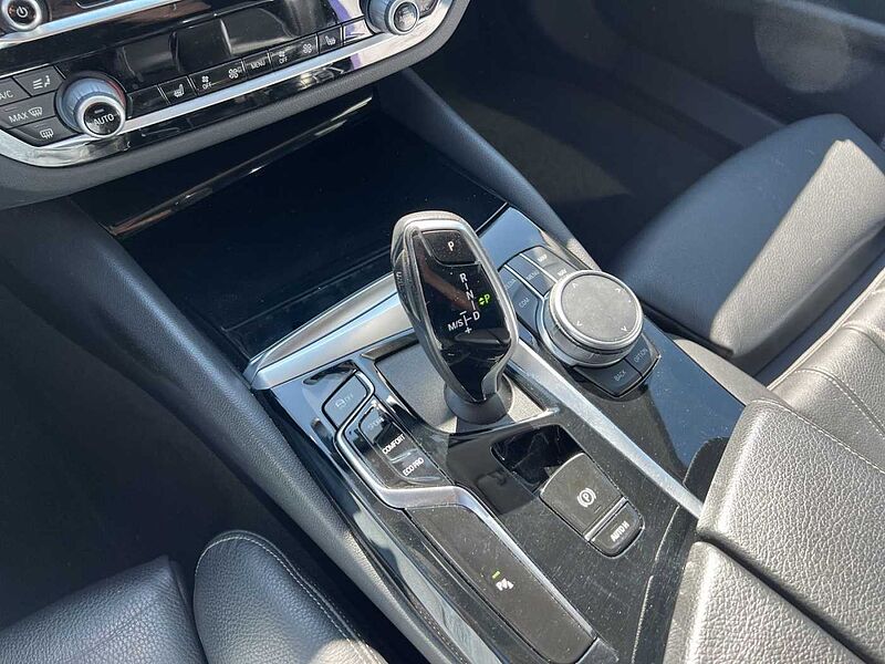 BMW 530 d xDrive TOURING AHK HIFI RÜCFAHR SHZ
