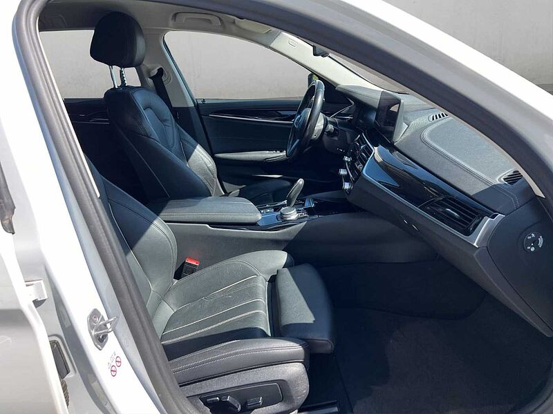 BMW 530 d xDrive TOURING AHK HIFI RÜCFAHR SHZ