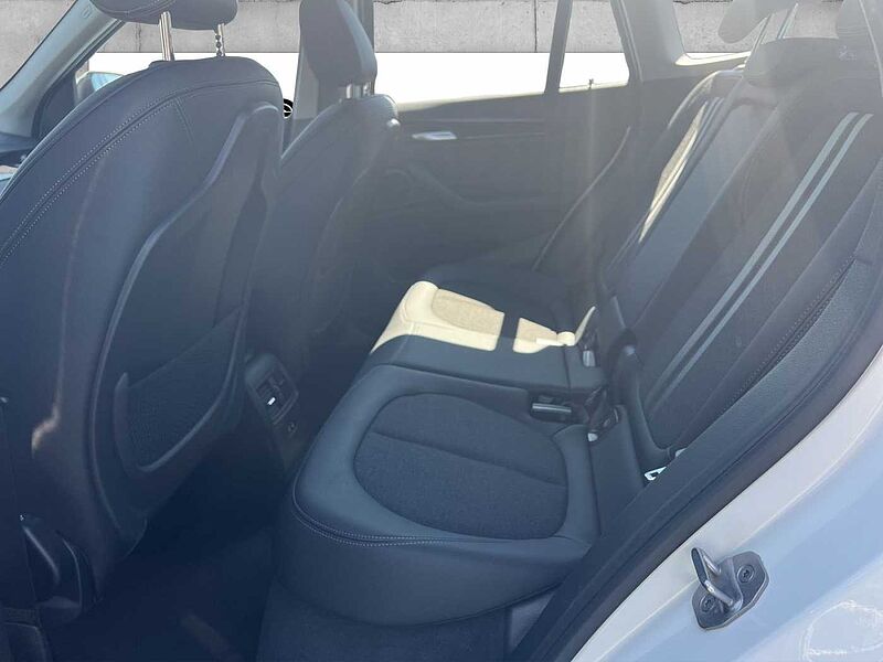 BMW X1 xDrive25e SPORT LINE LED AHK TEMPOMAT NAVI SH