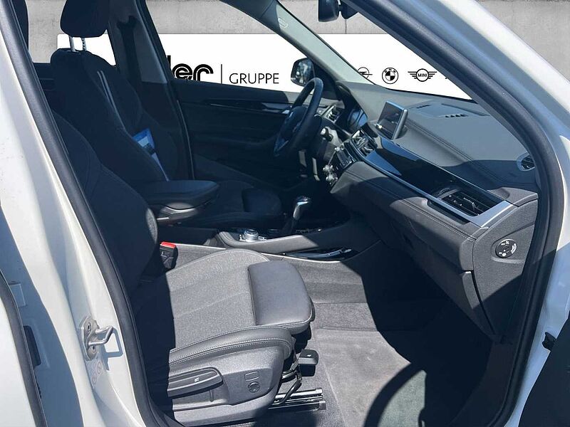 BMW X1 xDrive25e SPORT LINE LED AHK TEMPOMAT NAVI SH