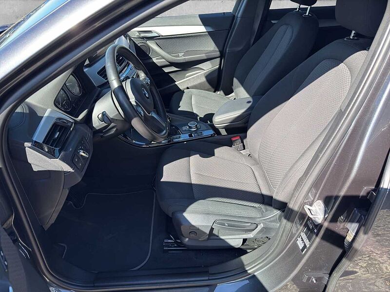 BMW X2 sDrive20d ADVANTAGE LED KOMFORTZUG NAVI+ PDC