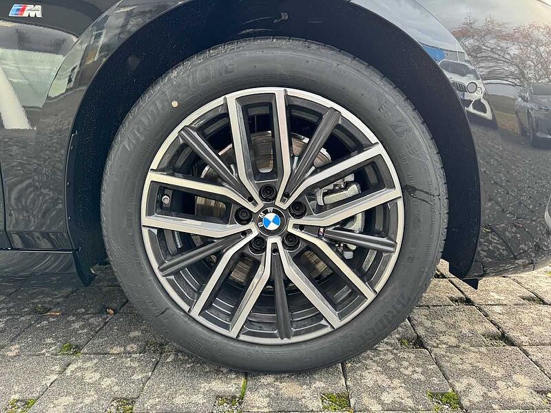 BMW 223 Active Tourer i M SPORT LED HUD PANO 360°KAMERA HARAN KARDO