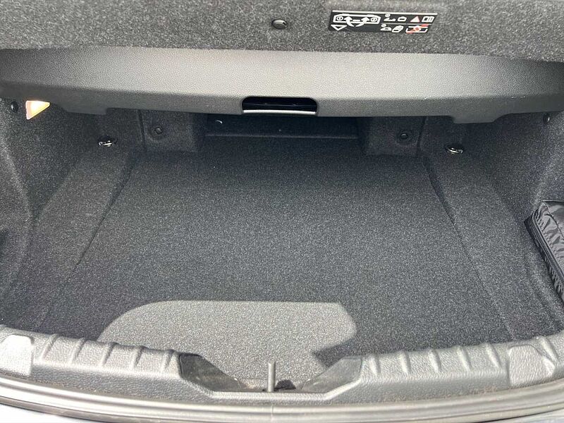 BMW 218 i CABRIO ADVANTAGE NAVI BUSINESS TEMPOMAT SHZ