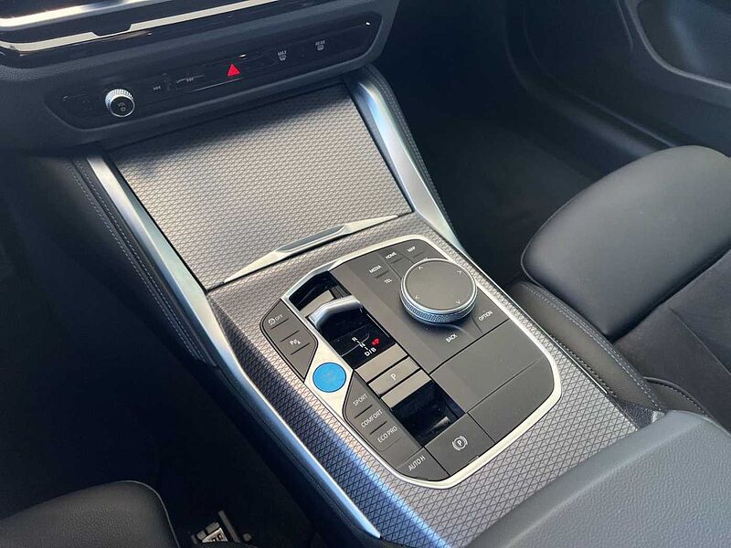 BMW i4 eDrive40 GRAN COUPÈ M SPORT AHK RÜCKFAHR KOMF
