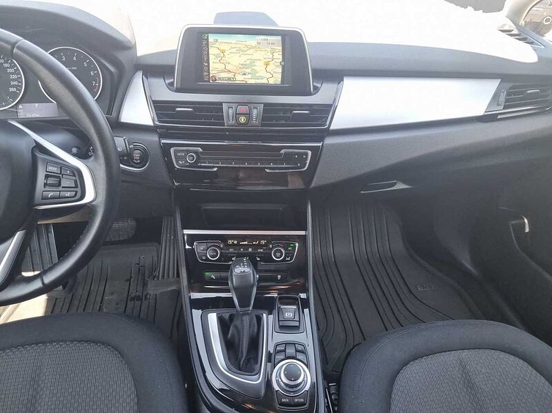 BMW 218 Active Tourer i ADVANTAGE LED PDC NAVI AUTOMATIK SHZ KLIMAA