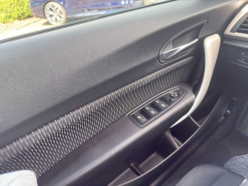 BMW 218 i CABRIO ADVANTAGE PDC TEMPOMAT SHZ RADIO PRO