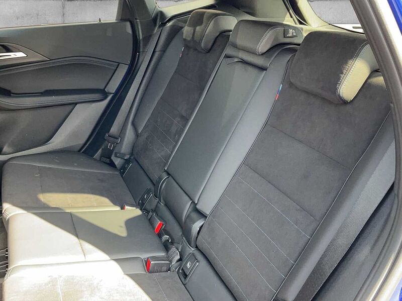 BMW 218 Active Tourer d ACTIVE TOURER M SPORT LED HARMAN KARDON RÜC