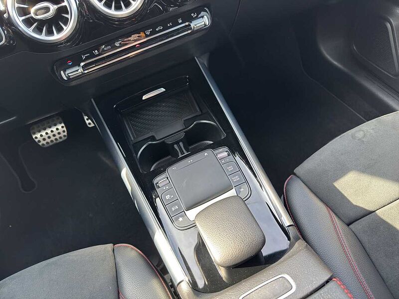 Mercedes-Benz GLA 250 E AMG LINE LED TEMPOMAT AHK