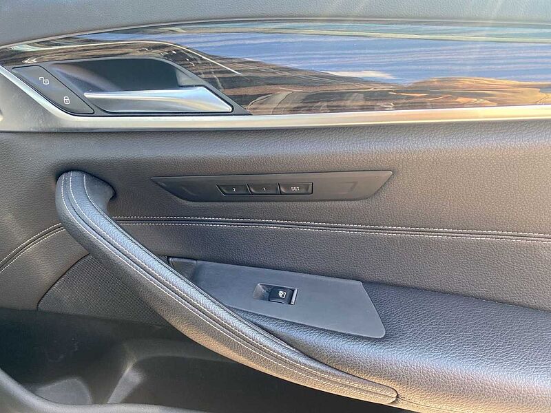 BMW 530 i xDrive TOURING LED HUD PANO AHK HIFI RÜCKFA