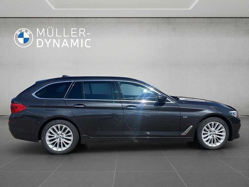 BMW 530 i xDrive TOURING LED HUD PANO AHK HIFI RÜCKFA