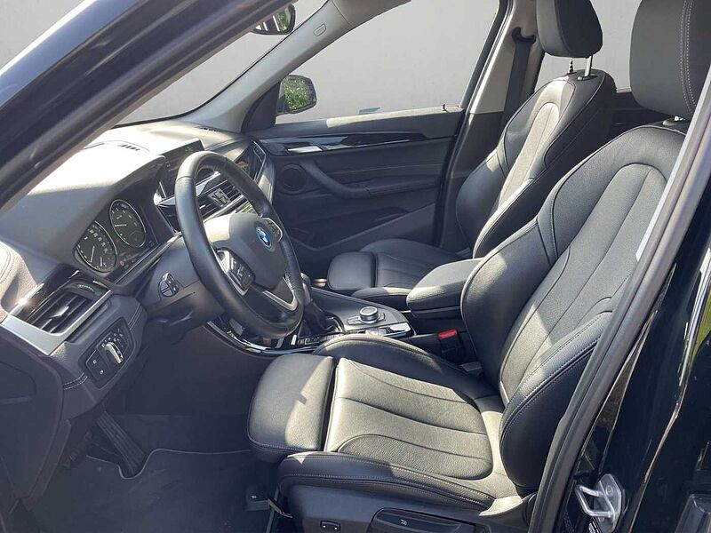 BMW X1 xDrive25e X LINE LED NAVI TEMPOMAT PDC SHZ