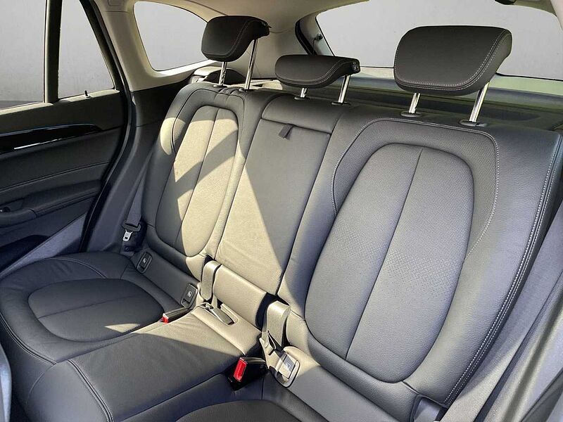 BMW X1 xDrive25e X LINE LED NAVI TEMPOMAT PDC SHZ