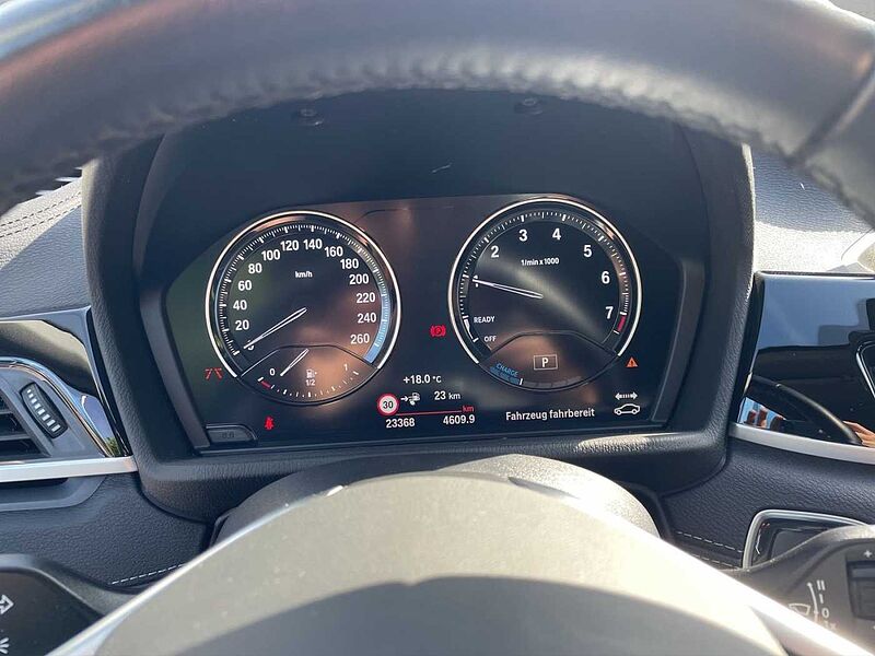BMW X1 xDrive25e X LINE LED NAVI TEMPOMAT PDC SHZ