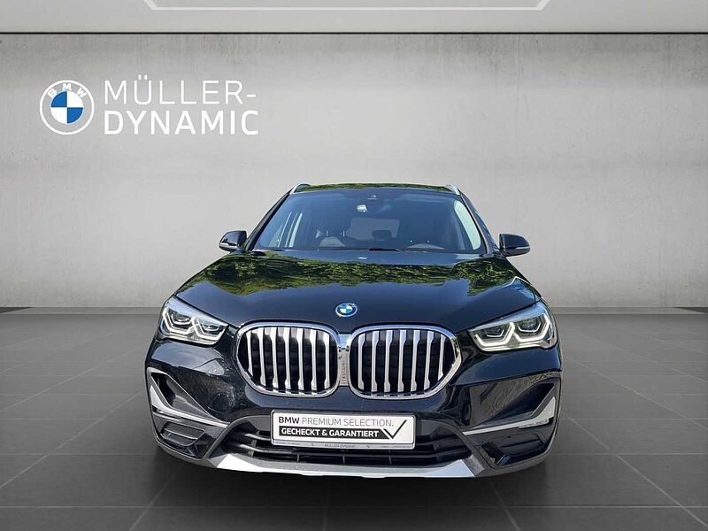 BMW X1 xDrive25e X LINE LED NAVI TEMPOMAT PDC SHZ
