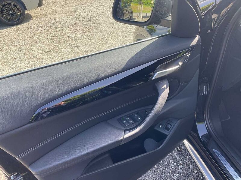 BMW X1 xDrive25e X LINE LED NAVI TEMPOMAT PDC SHZ