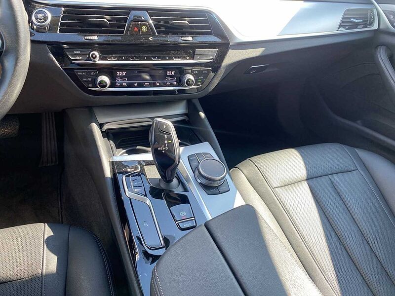 BMW 530 d LIMOUSINE AHK RÜCKFAHR VIRT COCK PROF SHZ D