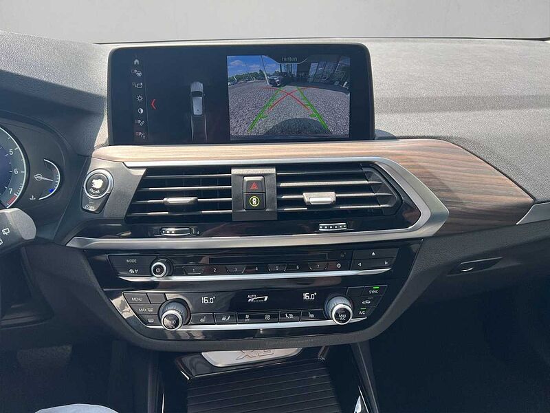 BMW X3 xDrive20i xLINE LED AHK RÜCKFAHR NAVI PROF SH