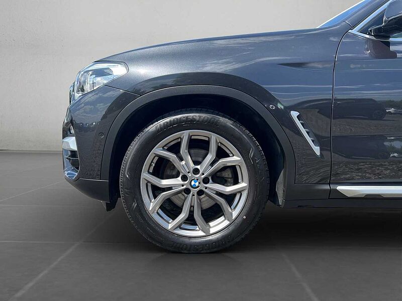 BMW X3 xDrive20i xLINE LED AHK RÜCKFAHR NAVI PROF SH