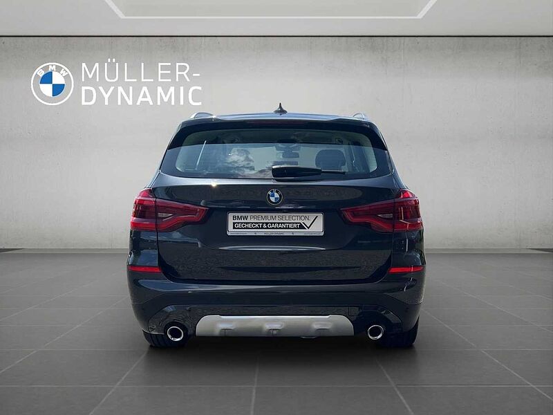 BMW X3 xDrive20i xLINE LED AHK RÜCKFAHR NAVI PROF SH