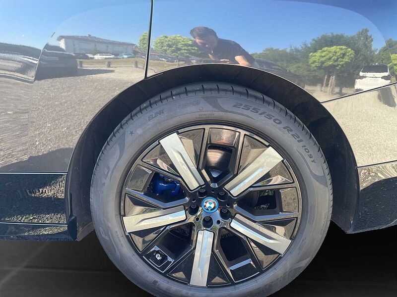 BMW iX xDrive40 AHK HUD HARMAN KARDON 360° KAMERA SH