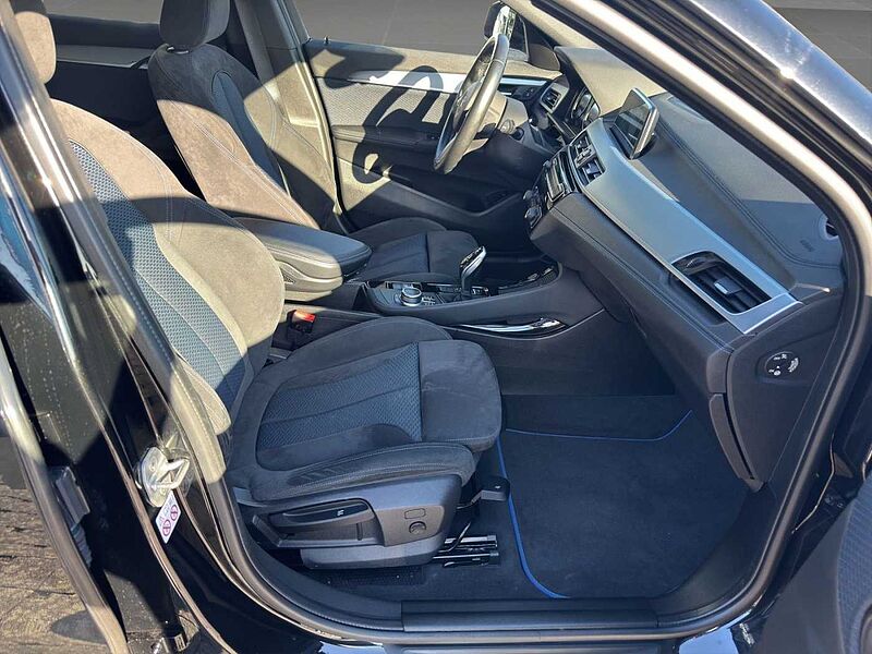 BMW X2 sDrive18i M SPORT LED PDC NAVI SHZ KOMFORTZUG