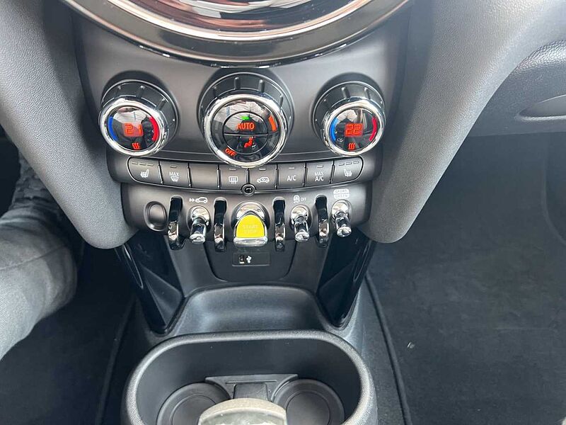 MINI COOPER SE HATCH LED TEMPOMAT NAVI SHZ