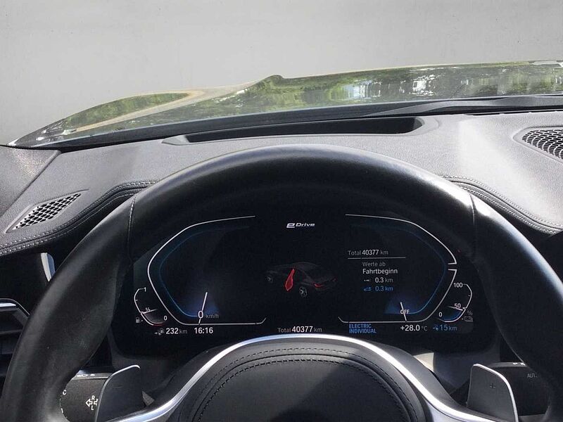 BMW 330 e LIMOUSINE M SPORT LASER HUD HIFI 360° KAMER