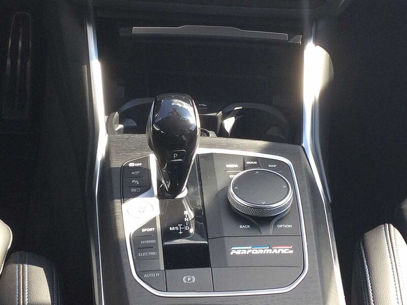 BMW 330 e LIMOUSINE M SPORT LASER HUD HIFI 360° KAMER