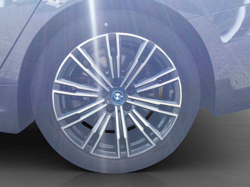 BMW 330 e LIMOUSINE M SPORT LASER HUD HIFI 360° KAMER