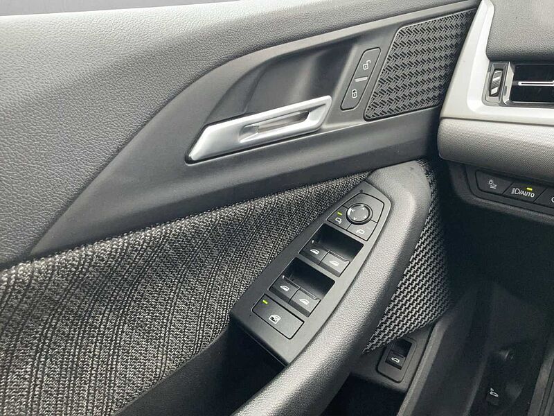BMW 218 Active Tourer d ACTIVE TOURER AHK RÜCKFAHR SHZ DAB