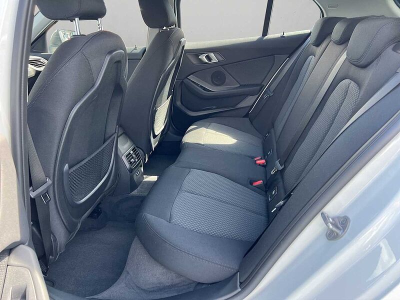 BMW 116 i ADVANTAGE LED PDC TEMPOMAT SHZ DAB
