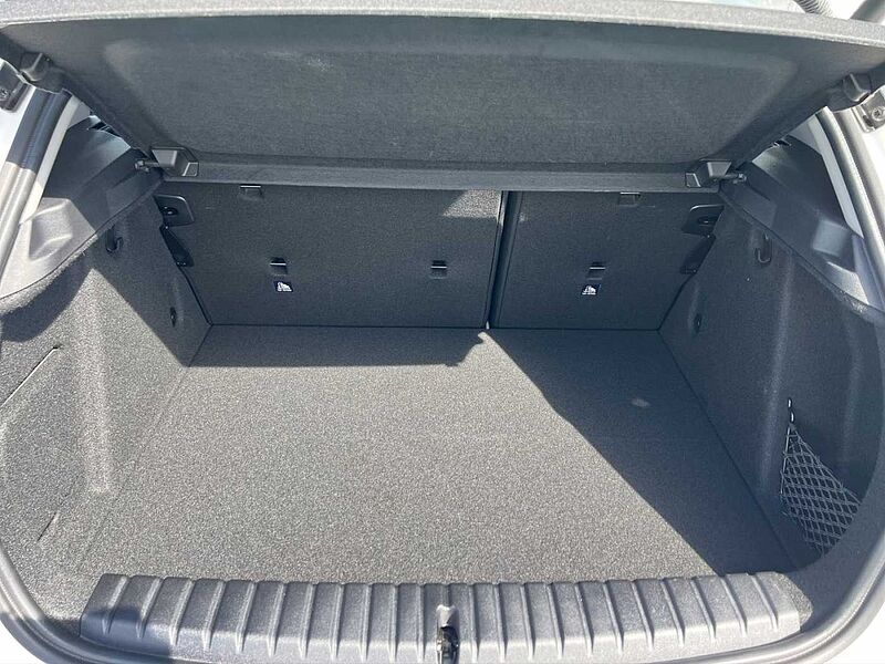 BMW 116 i ADVANTAGE LED PDC TEMPOMAT SHZ DAB