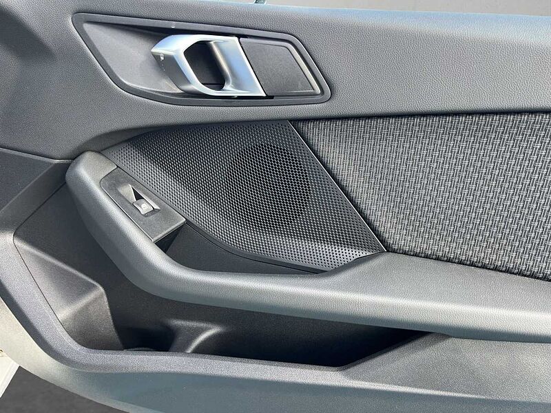 BMW 116 i ADVANTAGE LED PDC TEMPOMAT SHZ DAB