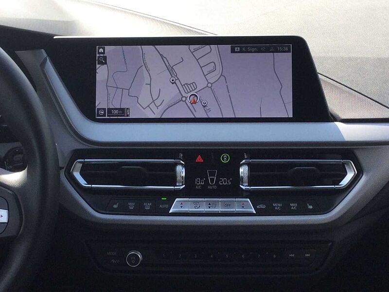 BMW 116 i ADVANATGE LED TEMPOMAT PDC SHZ DAB