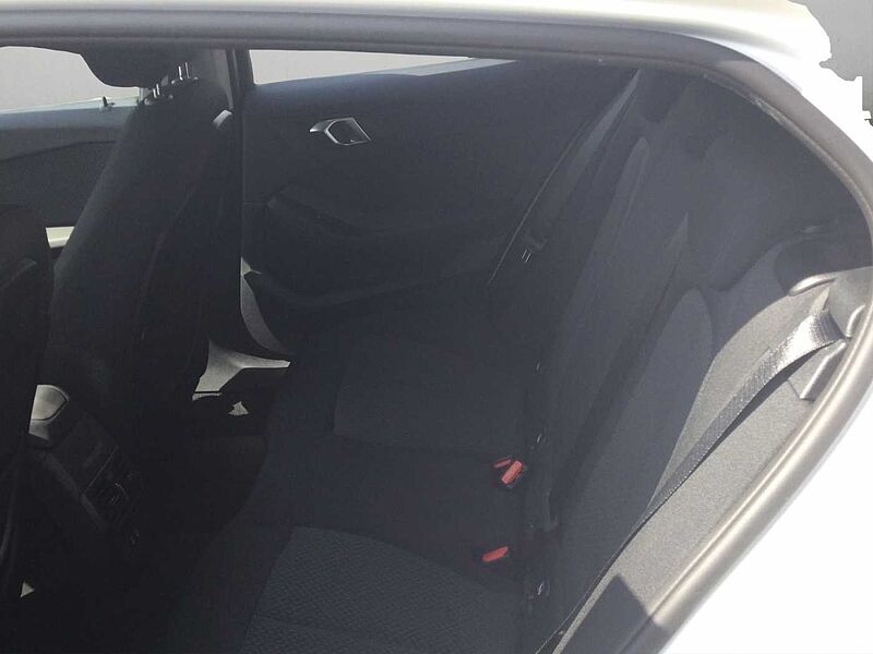 BMW 116 i ADVANATGE LED TEMPOMAT PDC SHZ DAB