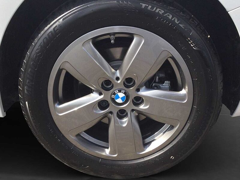 BMW 116 i ADVANATGE LED TEMPOMAT PDC SHZ DAB