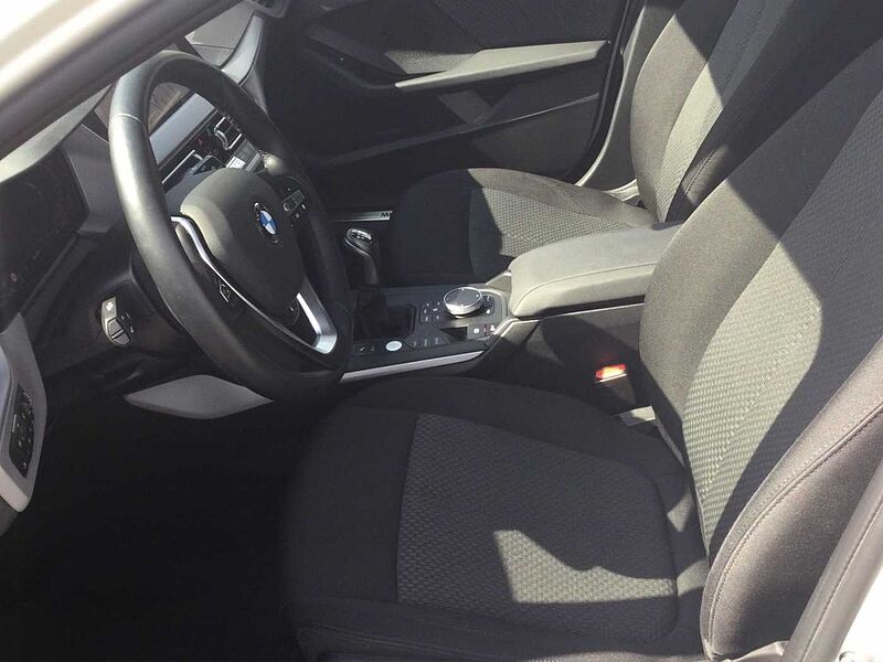 BMW 116 i ADVANATGE LED TEMPOMAT PDC SHZ DAB
