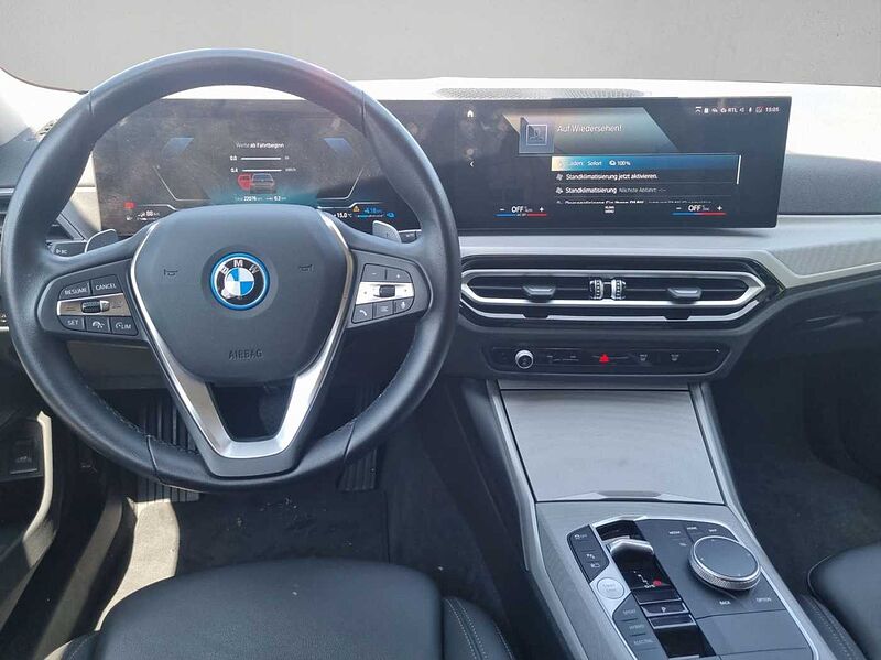 BMW 330 e xDrive DRIVING ASSIST KOMFORTZUG TEMPOMAT S