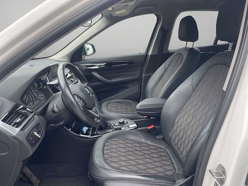 BMW X1 xDrive20d xLINE LED PDC TEMPOMAT