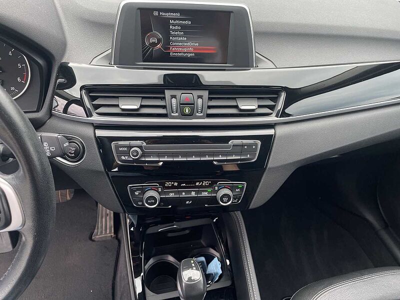 BMW X1 xDrive20d xLINE LED PDC TEMPOMAT
