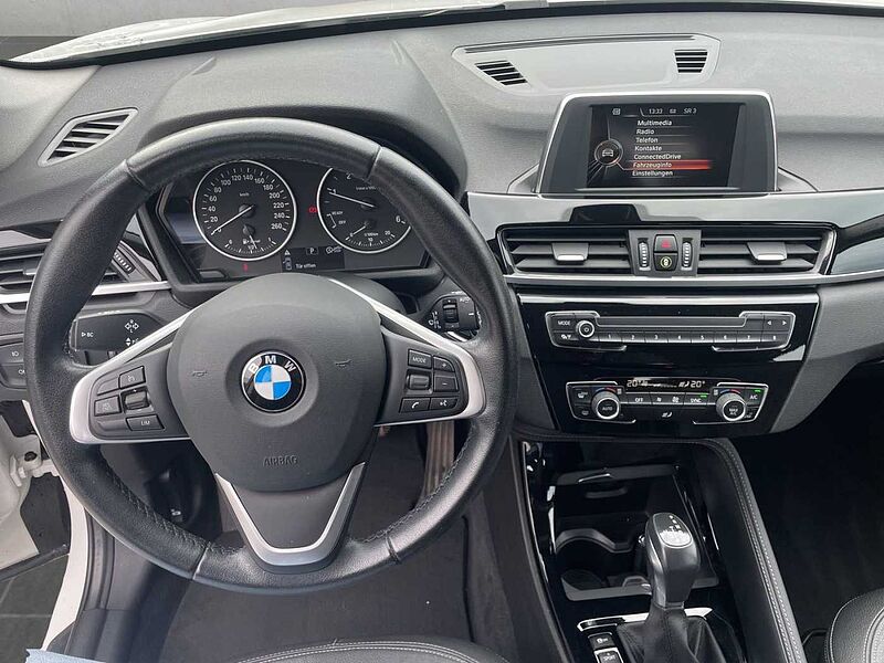 BMW X1 xDrive20d xLINE LED PDC TEMPOMAT