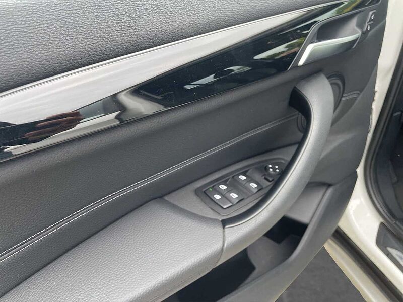 BMW X1 xDrive20d xLINE LED PDC TEMPOMAT