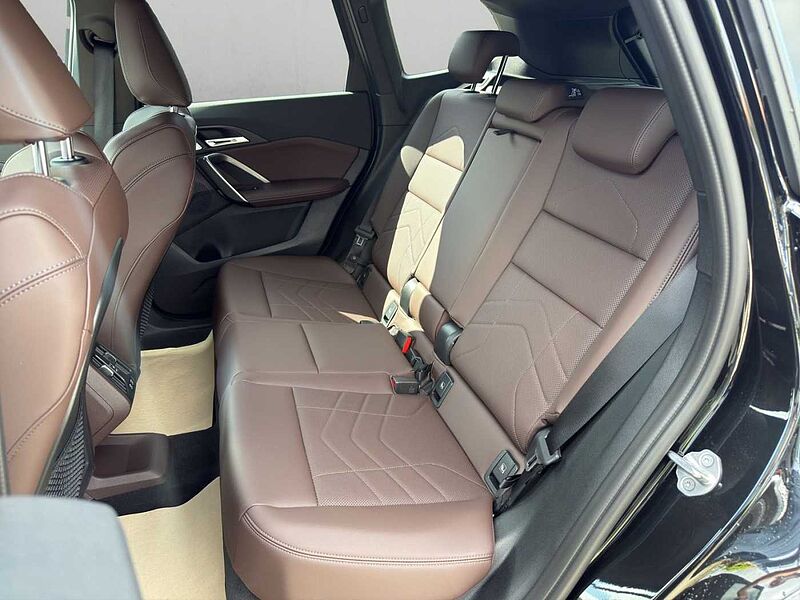 BMW X1 xDrive30e M SPORT LED AHK HARMAN KARDON RÜCKF