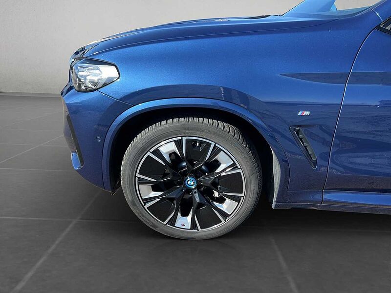 BMW iX3 LED KOMFORTZUG HUD SHZ 360° KAMERA HARMAN KA
