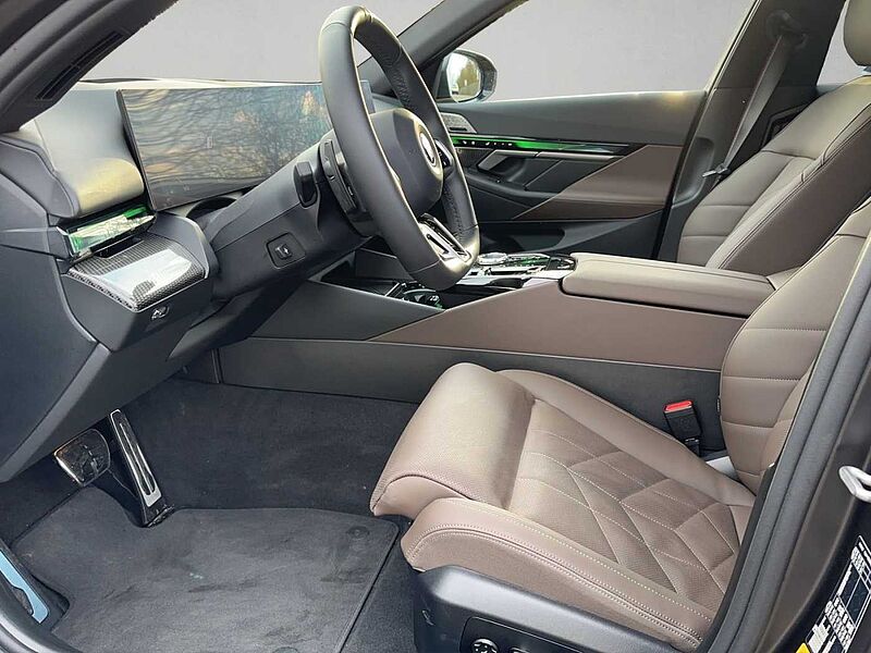 BMW i5 eDrive40 M SPORT PRO LED AHK PANO VIRT COCK P